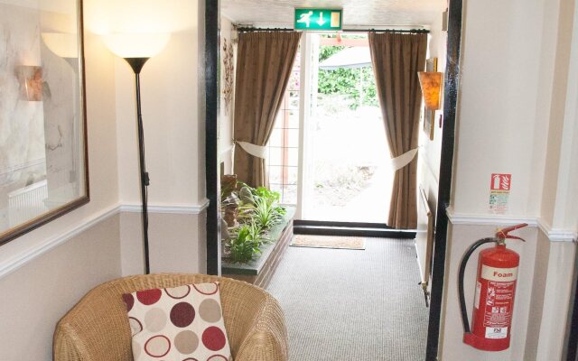 Tudor Lodge Hotel
