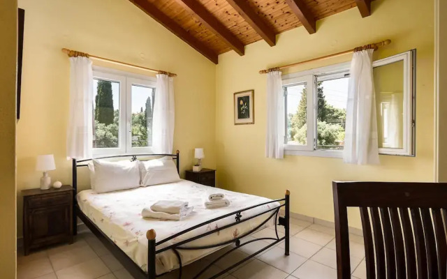 Aloe Apartments by Konnect, 500m from Dassia Beach