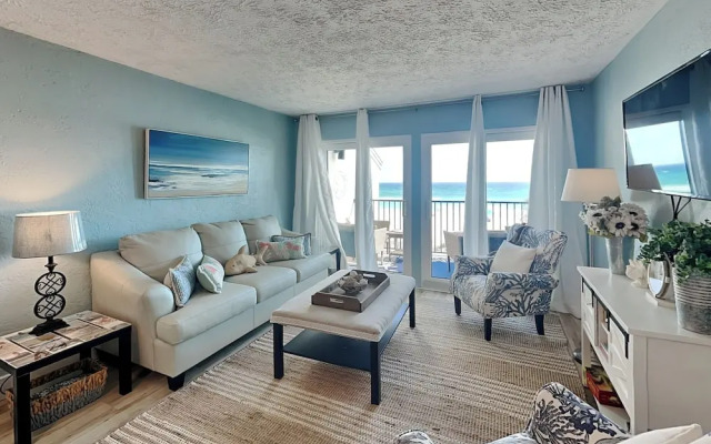 Sugar Beach #C27 - Going Panama