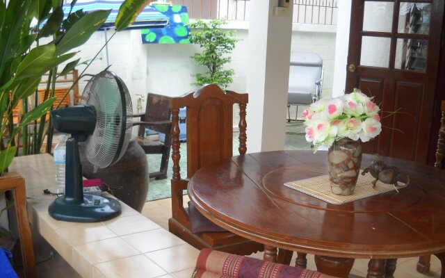 Srikrung Guesthouse