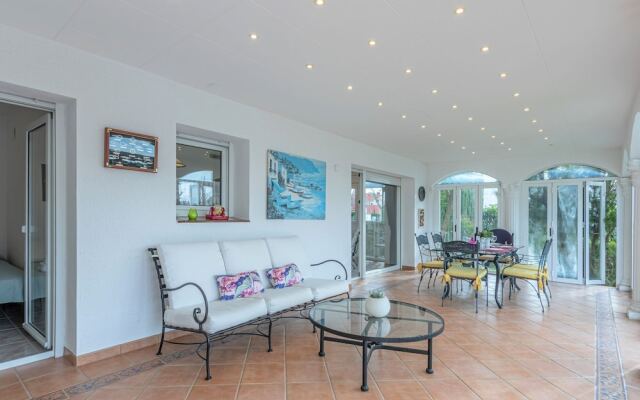 Luxurious Holiday Home in Empuriabrava With Private Pool