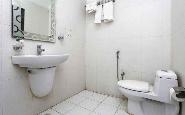 OYO 8902 Hotel Ronald Inn