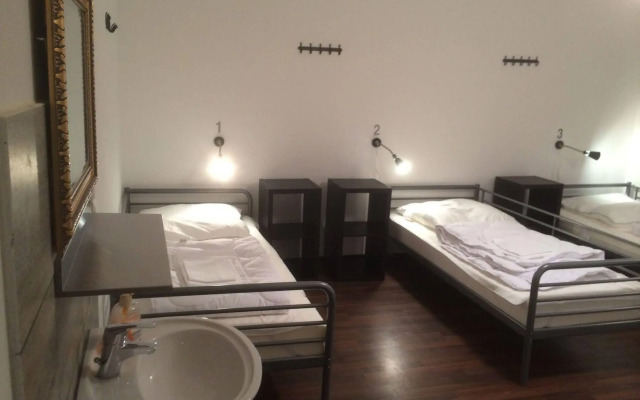 Station Hostel For Backpackers
