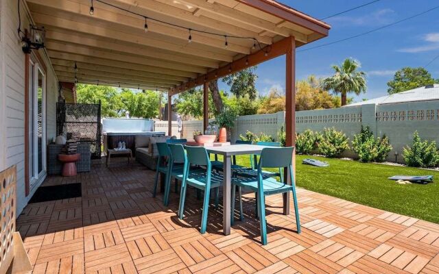 5BR Sleeps 10 Hot Tub Fire Pit Games & Walk to ASU