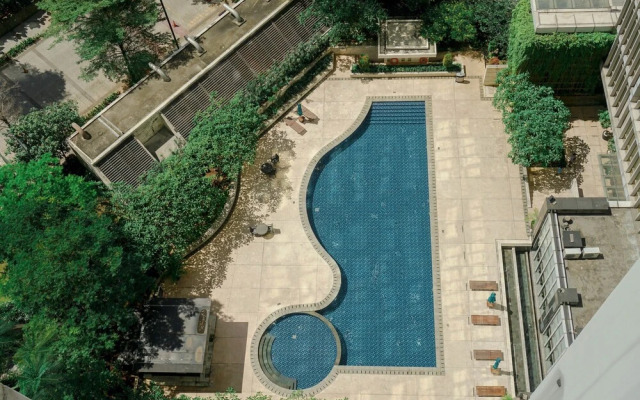 Modern and Stylish 2BR at The Empyreal Apartment
