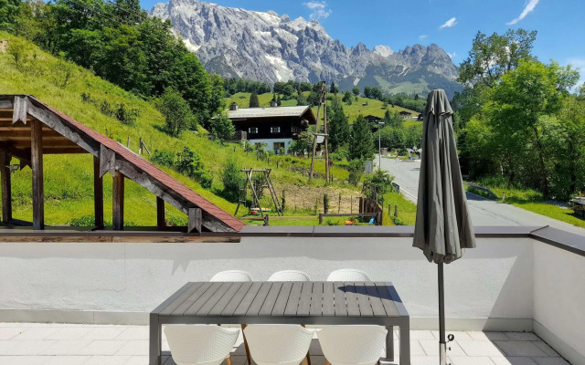 Cosy Apartment in Dienten with mountain view