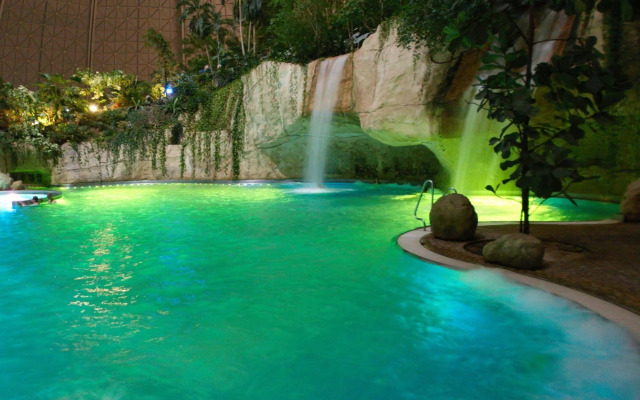 Tropical Islands