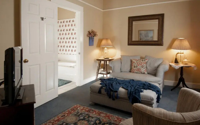 The Cotton Palace Bed and Breakfast