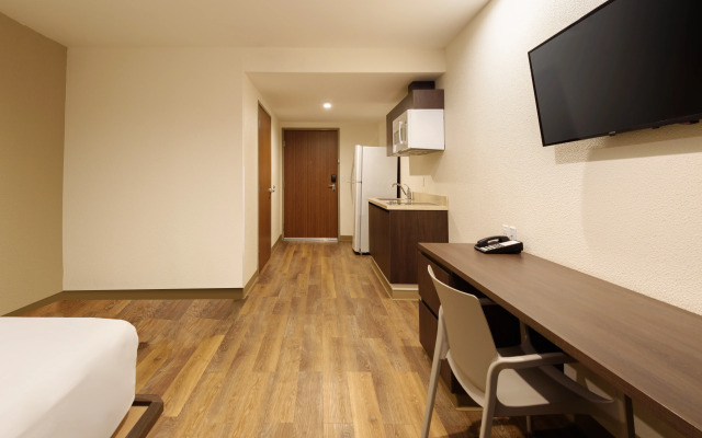 Extended Suites Queretaro Juriquilla