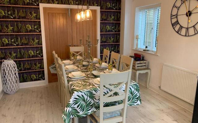 WHITBY-CAPTAINS HOUSE WHITBY - 4 bed Luxury Holiday Home
