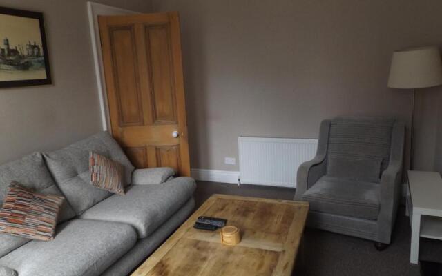 Roy Place Gdn Apartment