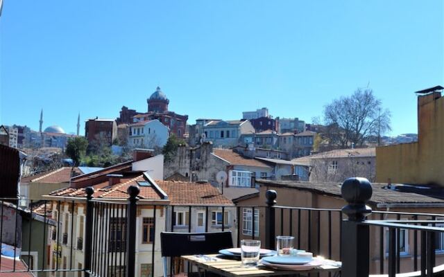 Rooftop Balat Rooms And Apartments Vodina