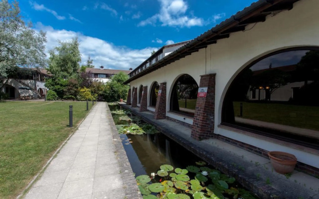 Europa Gatwick Hotel & Spa