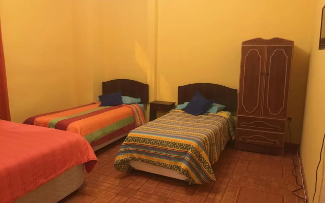 Hostal Tricontinental