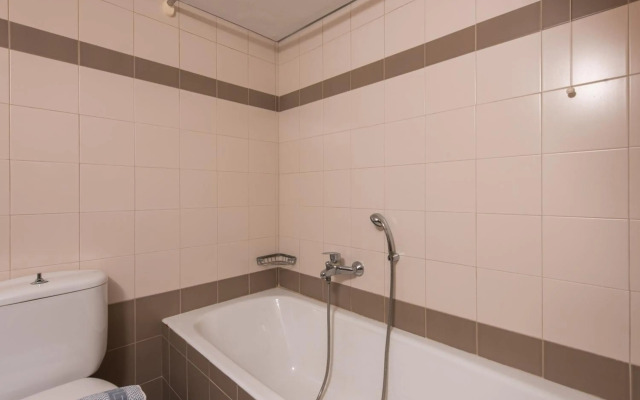 Yria Hotel