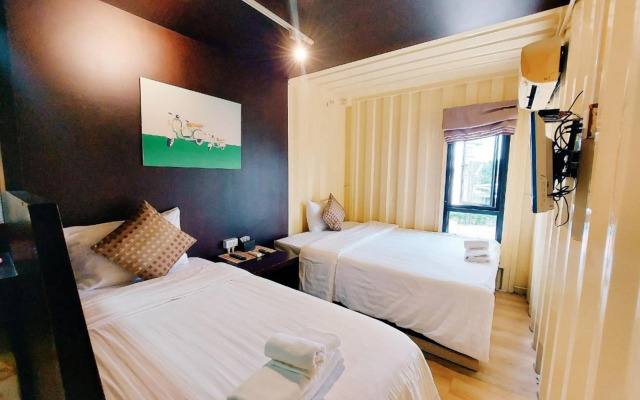 Retro Box Hotel