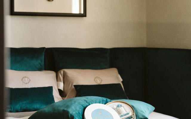 The Harbor Luxury Living