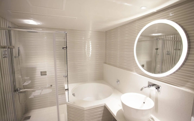 Royal Group Hotel Minghua Branch