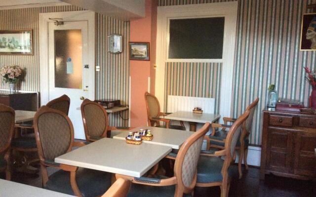 Chad Hill Hotel