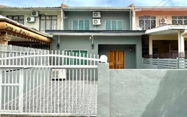 Ang Lee Holiday Home 2