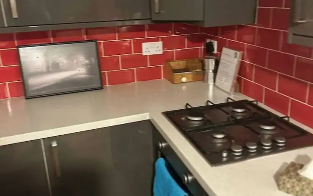 Gloucester - 2 Bed House - Sleeps 7 - Pet Friendly