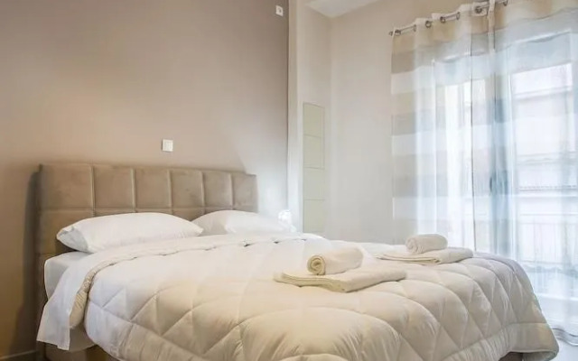 Spacious 3-Bedroom Apartment 90M From Train