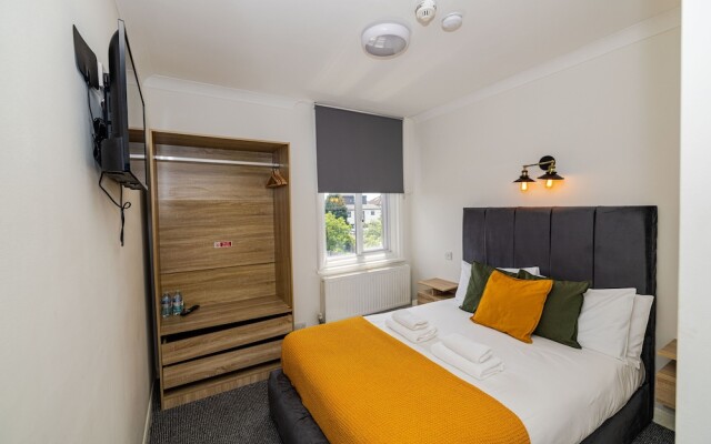 Woodford Hotel