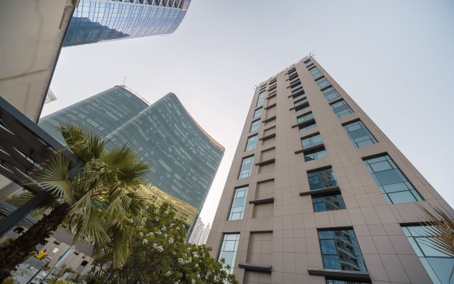 Elegant Studio w/work space and views DAMAC