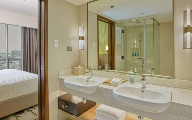 Novotel Suites Manila at Acqua