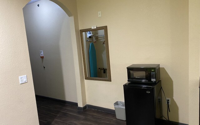 Red Lion Inn & Suites IAH Airport East