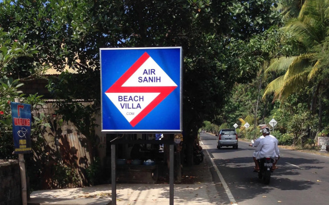 Air Sanih Beach Villa