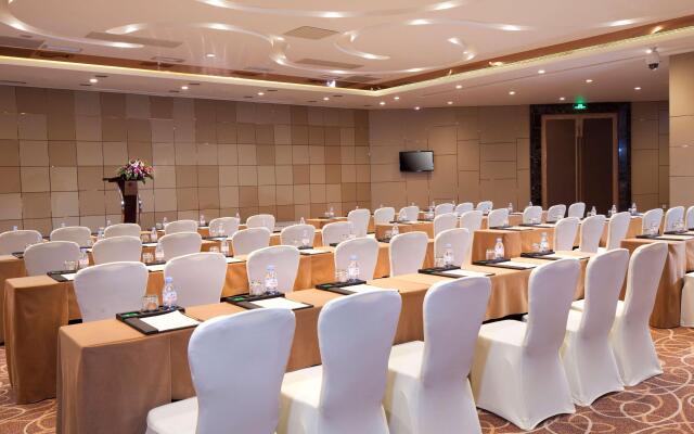 DoubleTree by Hilton Guangzhou-Free Shuttle Bus to Canton Fair Complex & Overseas Buyer Registration Services during Canton Fair Period