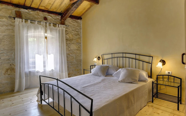 Villa in Batlug With Private Pool