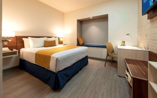 Microtel Inn & Suites by Wyndham San Luis Potosi