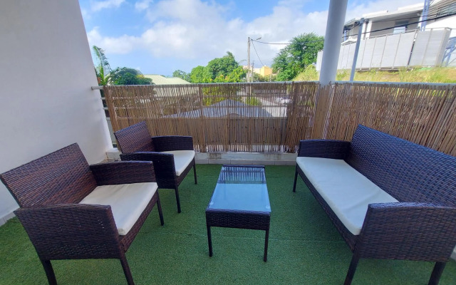 Entièrement équipé, WIFI, à 10 min de l'aéroport