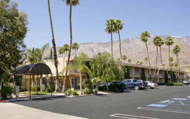 Days Inn by Wyndham Palm Springs