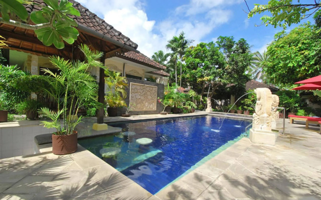 Yulia Beach Inn Kuta