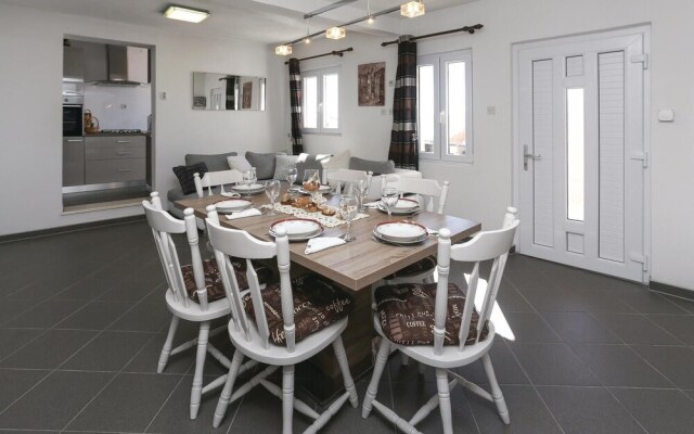 Nice Home in Omis With Wifi and 3 Bedrooms