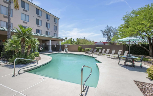 Country Inn & Suites by Radisson, Mesa, AZ