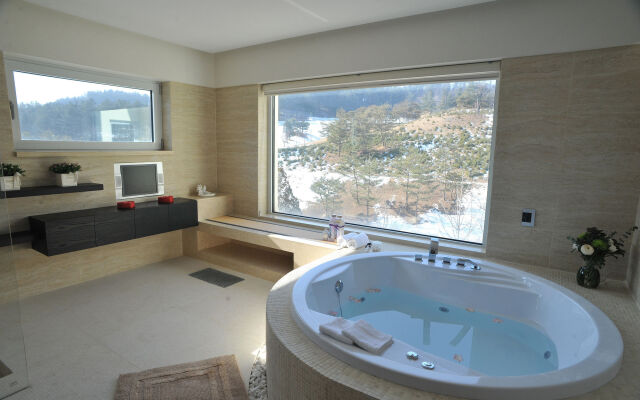 Club Inner Hotel & Resort