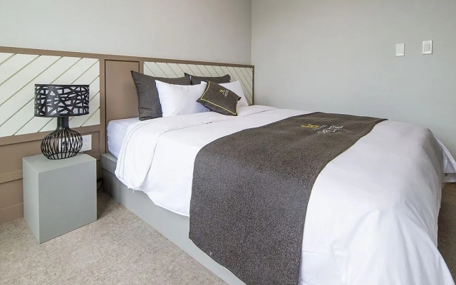 Shine Hotel