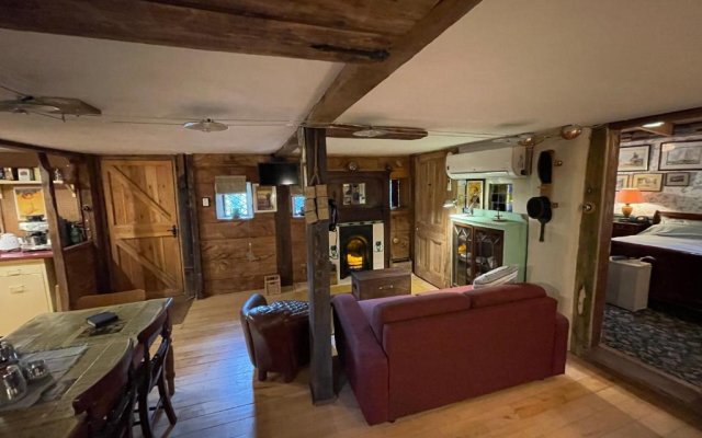 Remarkable Boultons Barn With hot tub