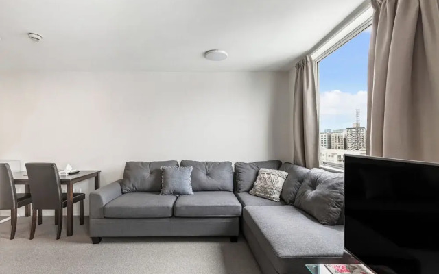 Cosy Central 1Br With Balcony!