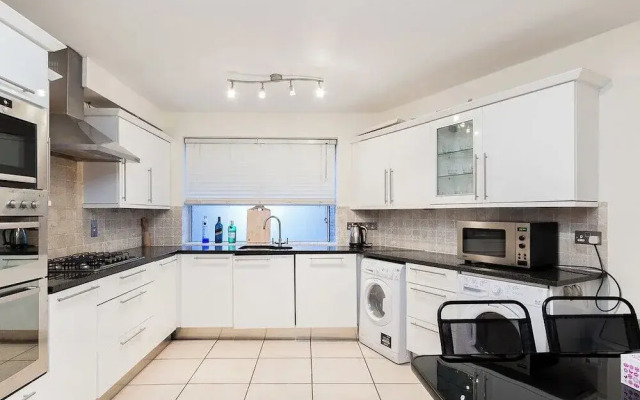 Luxury Villa 6 Bedrooms Next to Marble Arch