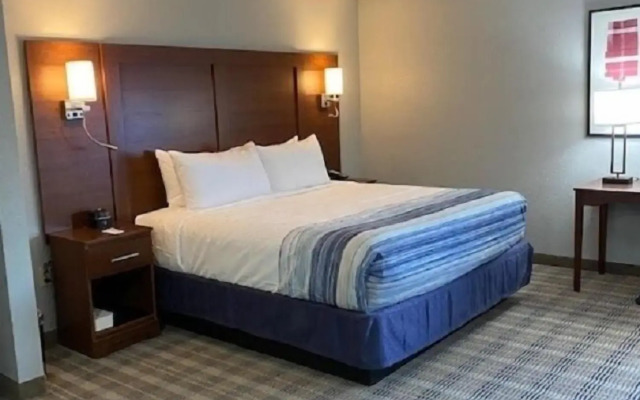 AmericInn by Wyndham Williamsburg