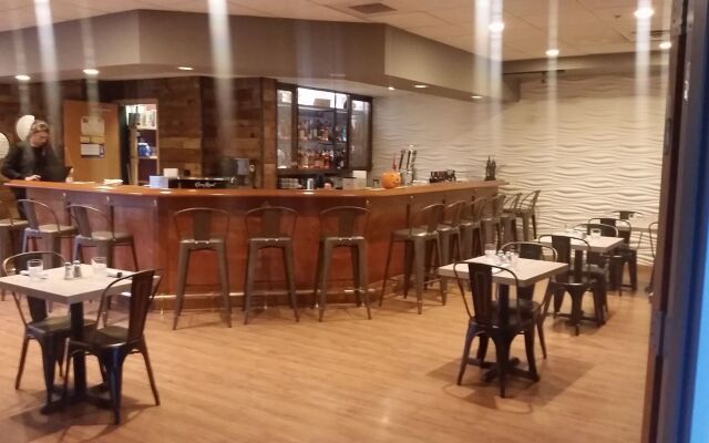 Dimond Center Hotel