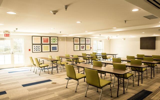Holiday Inn Express Columbus-Dublin by IHG