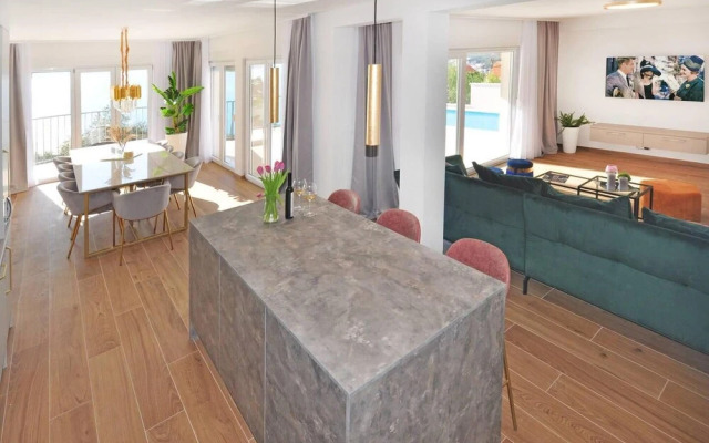 Villa Iva With sea View and Pool