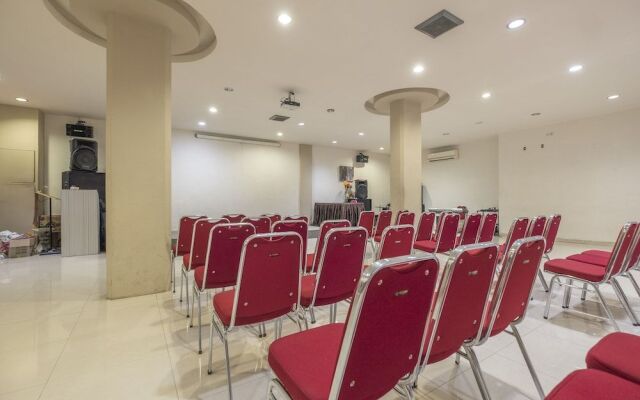 OYO 1679 Hotel Century Makassar