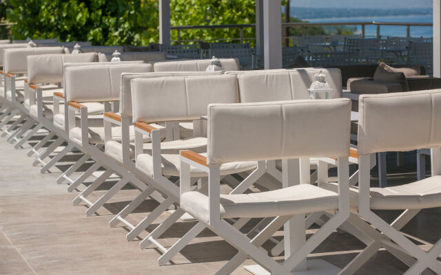 12 Olympian Gods Hotel